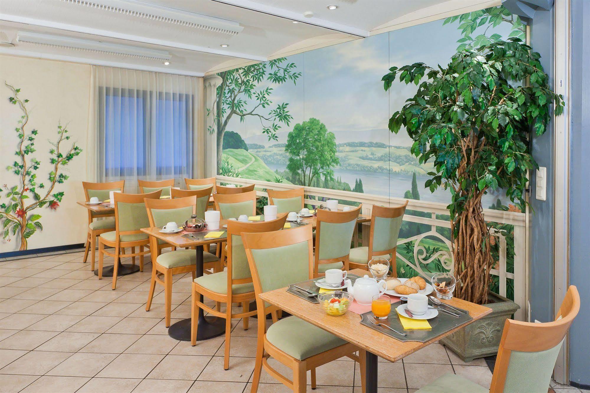 Seepark Hotel Murten Exterior foto